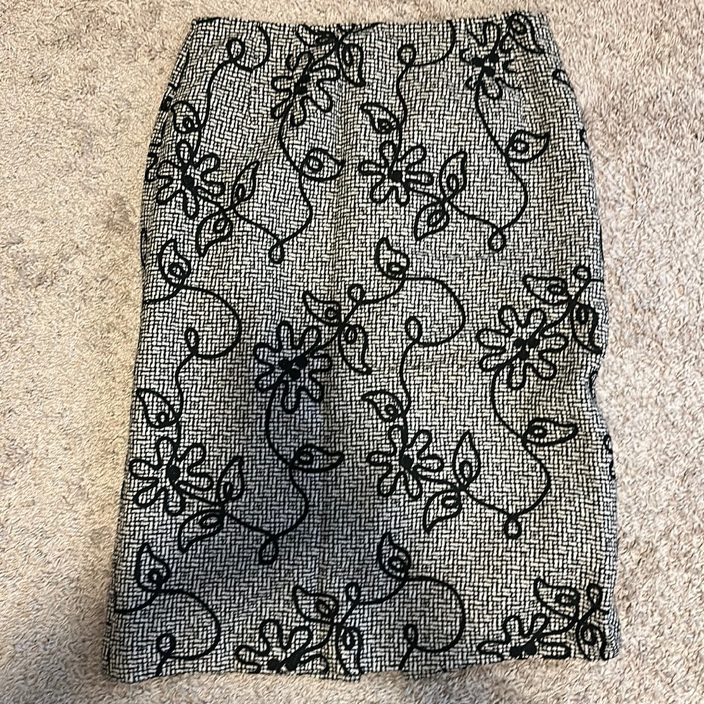 TALBOTS Womens Pencil Skirt‎ Wool Blend Flocking Floral Black Size 6